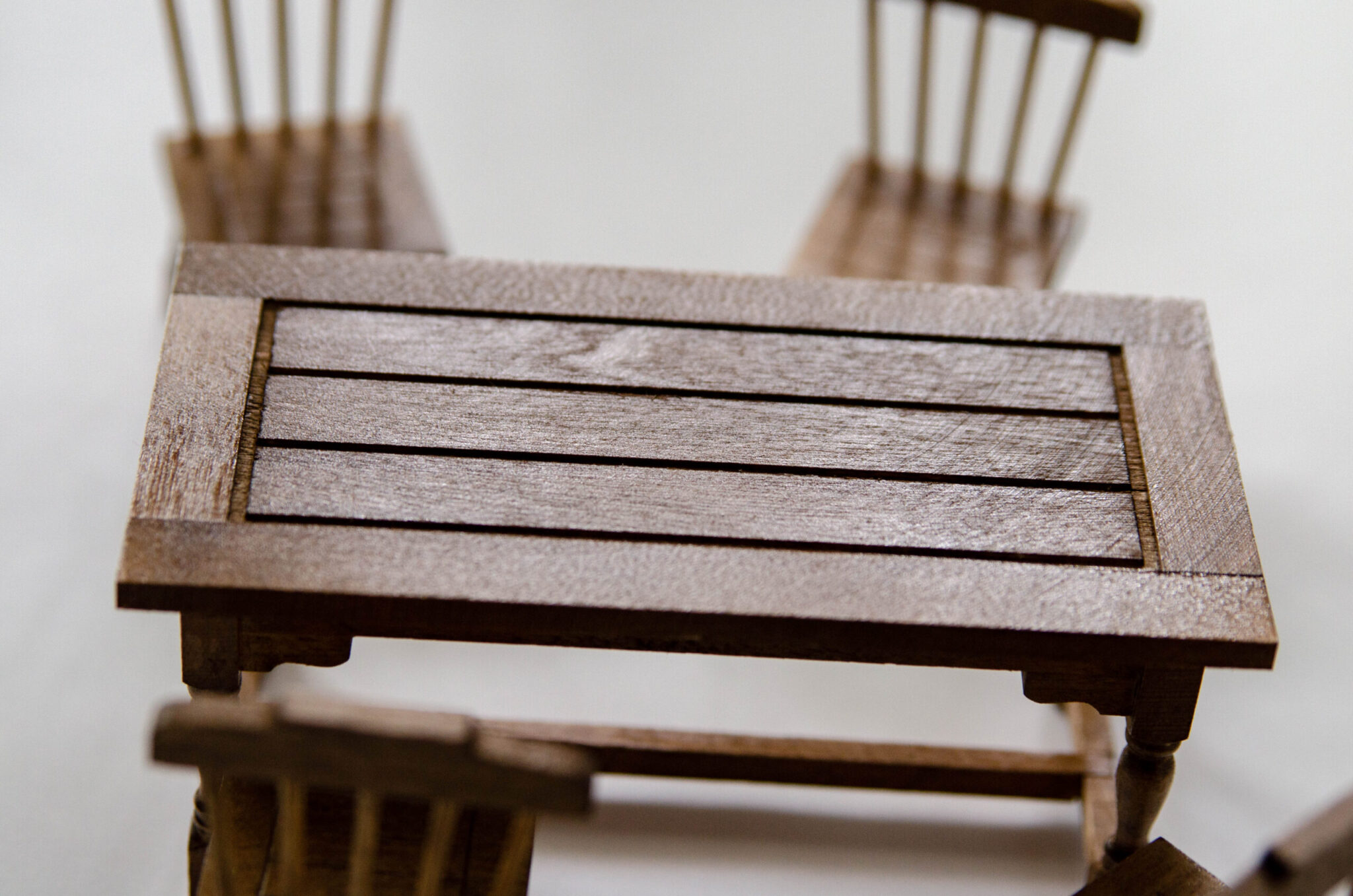 DSC_3110 Стол и 4 стула кухонные резные