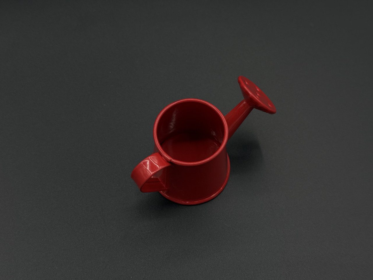 поливалки для квітів металеві. Колір червоний