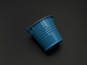 Декоративне металеве відро. Колір блакитний. 6см