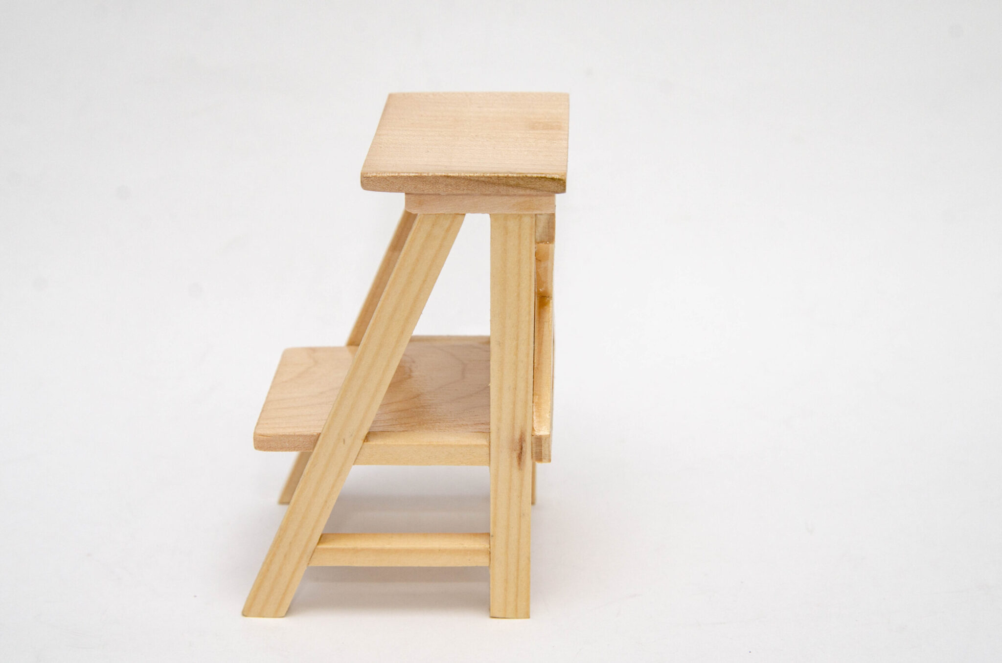 Лак Стойка-стеллаж. Лак