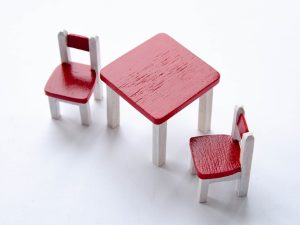 Детский столик и два стульчика. Handmade