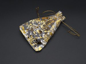 Подарочные мешочки из органзы однотонные с узором Цвет "золото". 10х14см