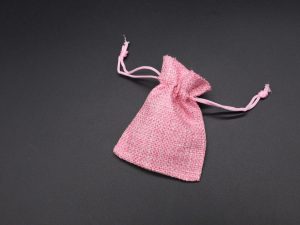 Подарунковий мішечок з мішковини на затяжках. Колір рожевий. 7х9см