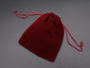 Подарочный мешочек из бархата на затяжках 10х12см бордового цвета