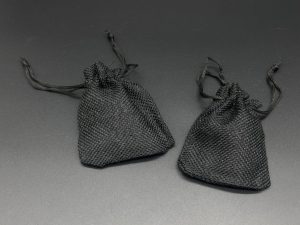 Подарочный мешочек из мешковины на затяжках 7х9см черного цвета
