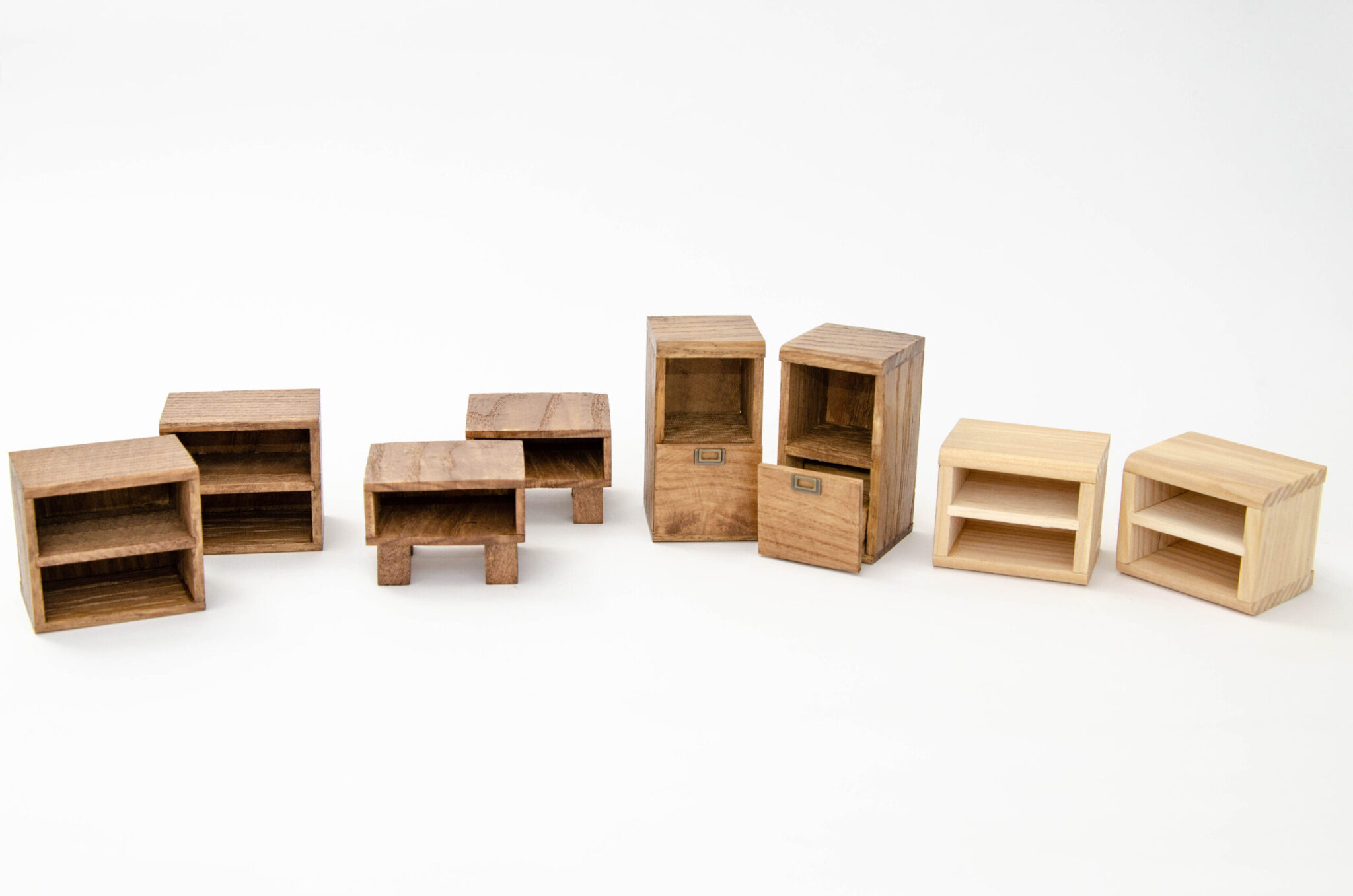 Тумбочки прикроватные