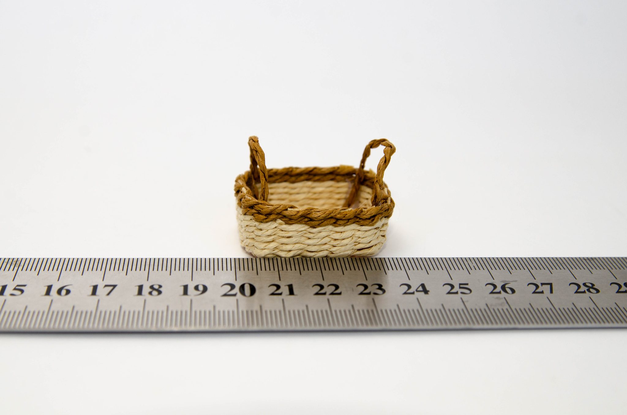 Корзинка плетеная Корзинка плетеная