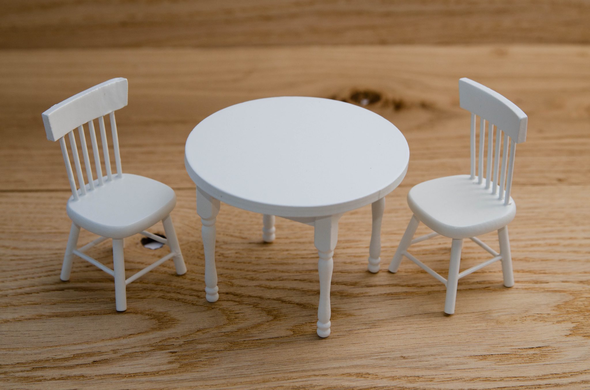 DSC_9738 Стіл круглий із двома стільцями