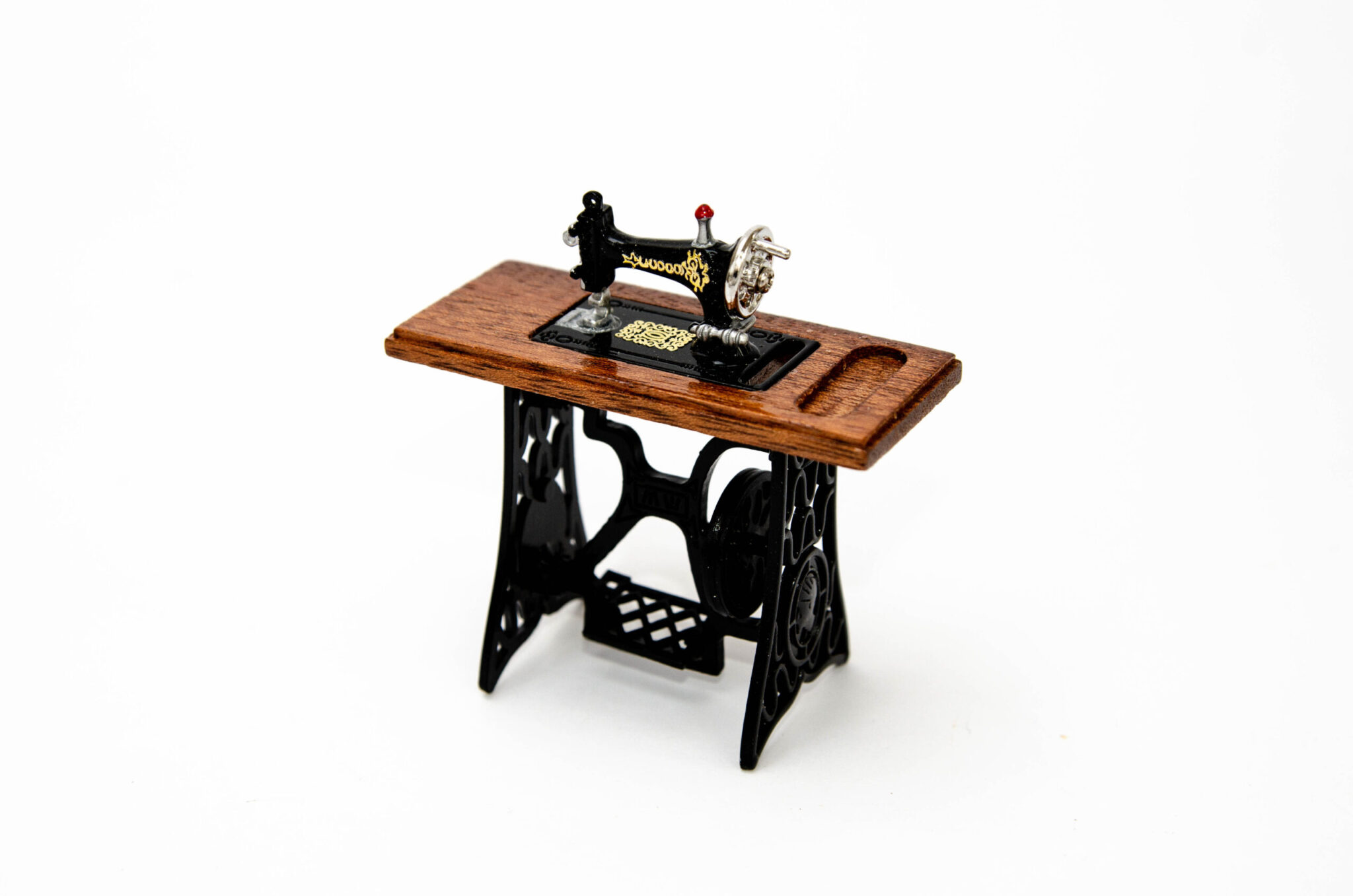 Швейная машинка, миниатюра Швейная машинка, миниатюра