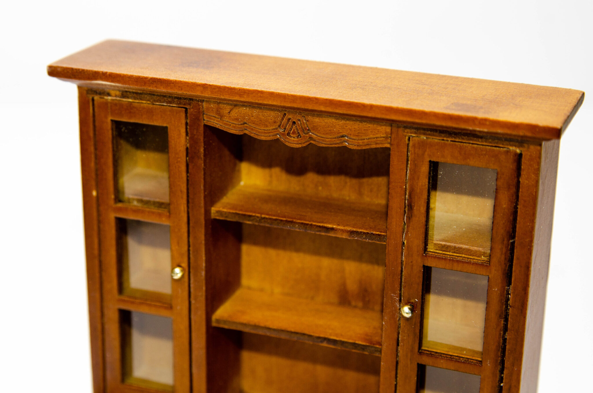 Шкаф-витрина