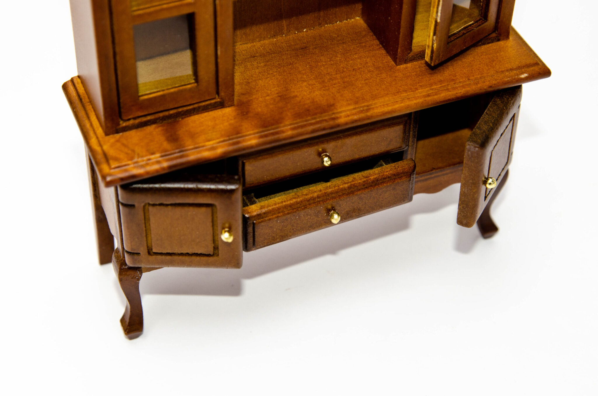 Шкаф-витрина