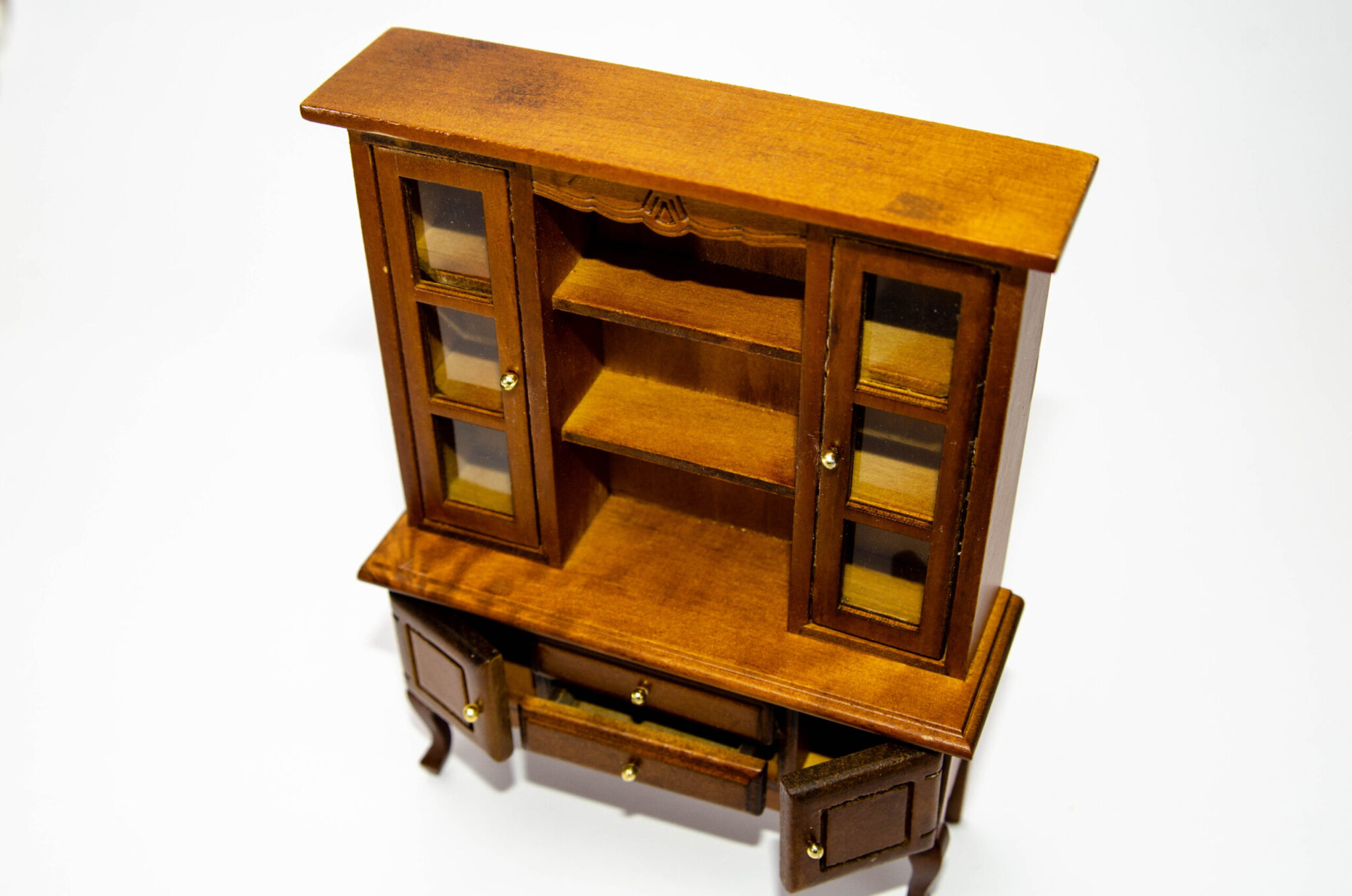 Шкаф-витрина