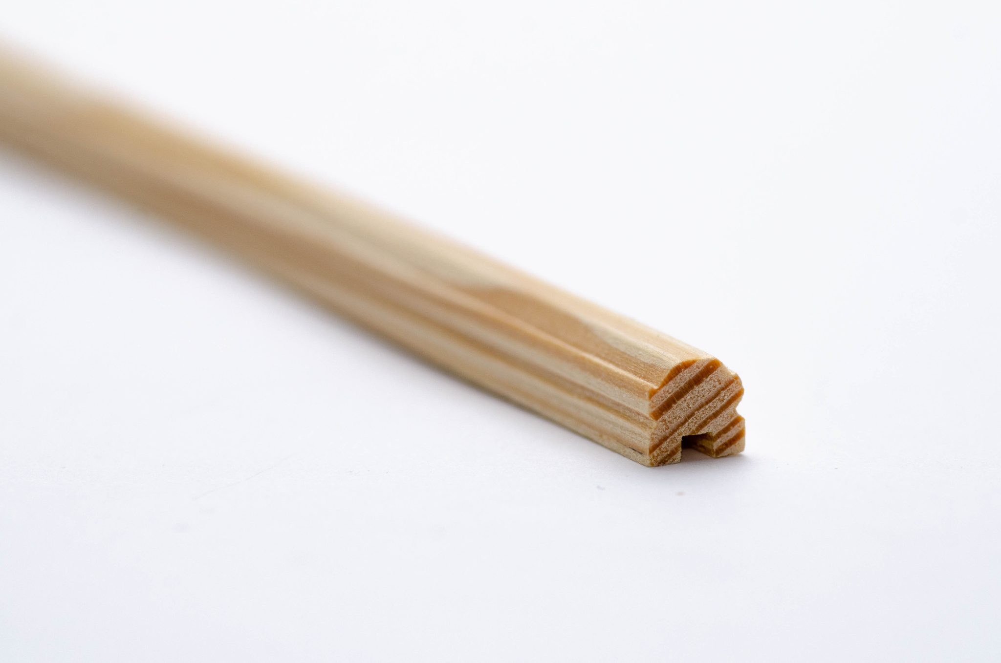 Поручень деревянный для лестницы. На заказ