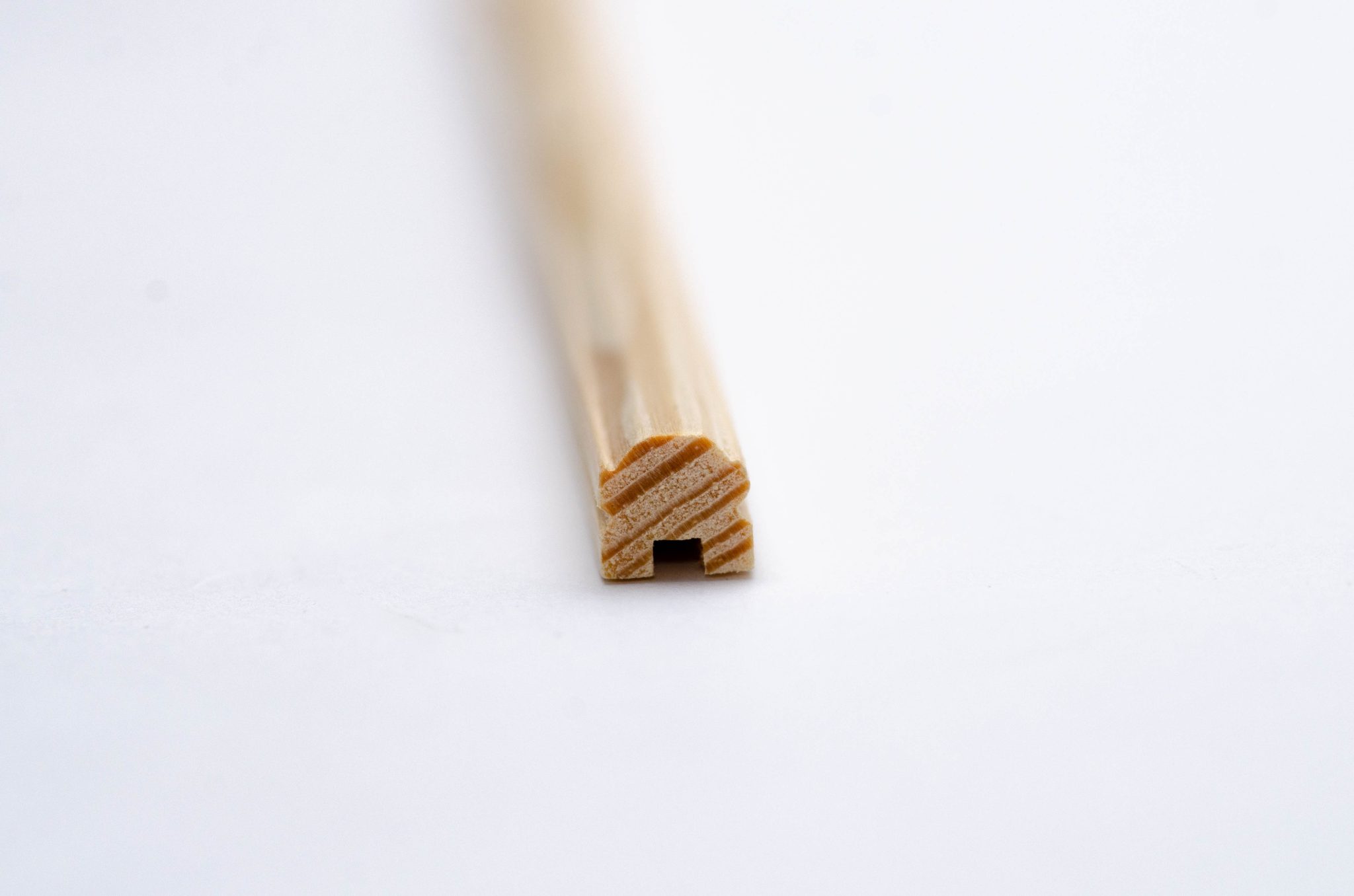 Поручень деревянный для лестницы. На заказ