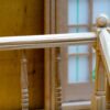 Поручень деревянный для лестницы. На заказ