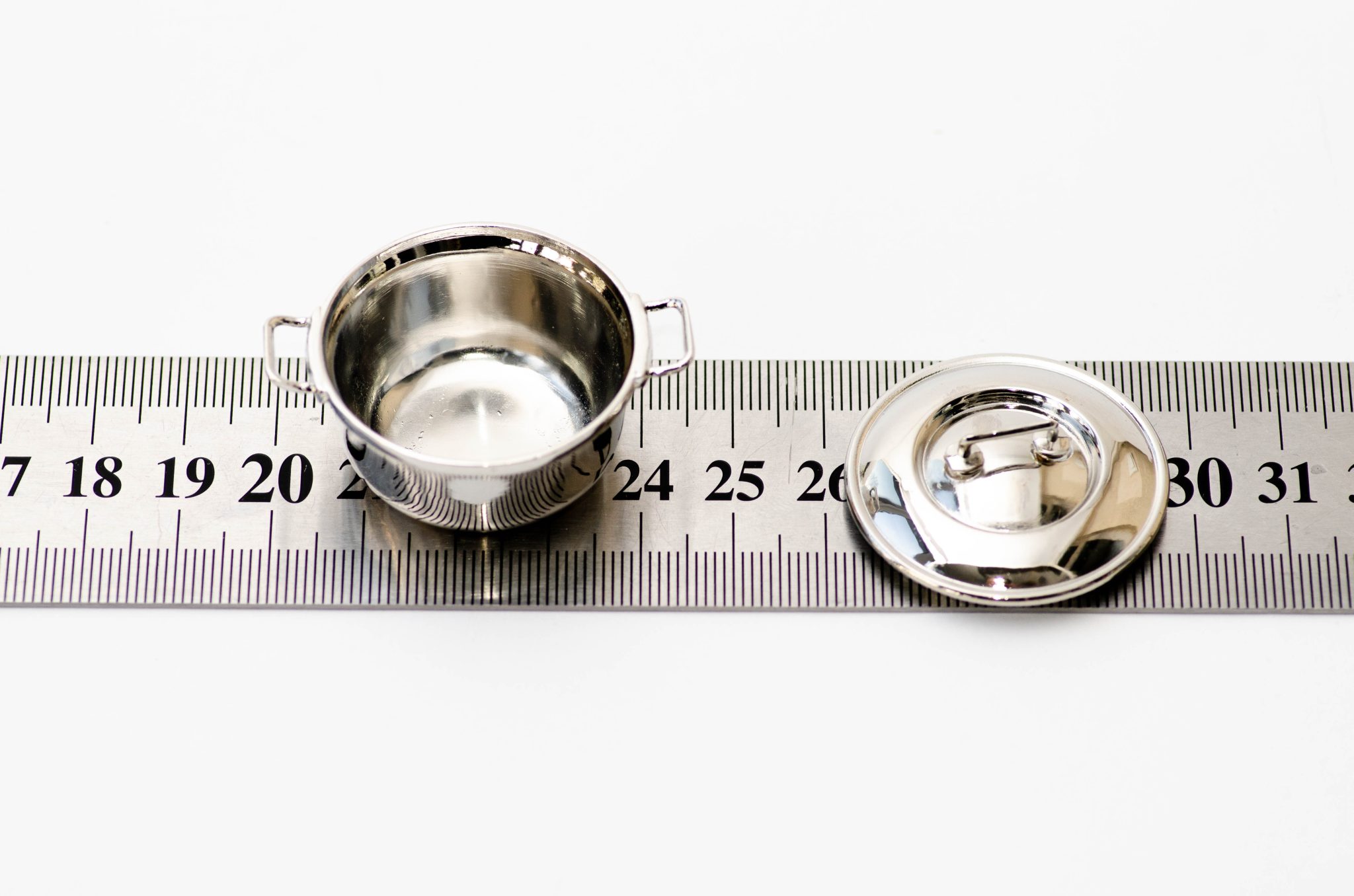 Кастрюля с крышкой, хром Кастрюля с крышкой, хром