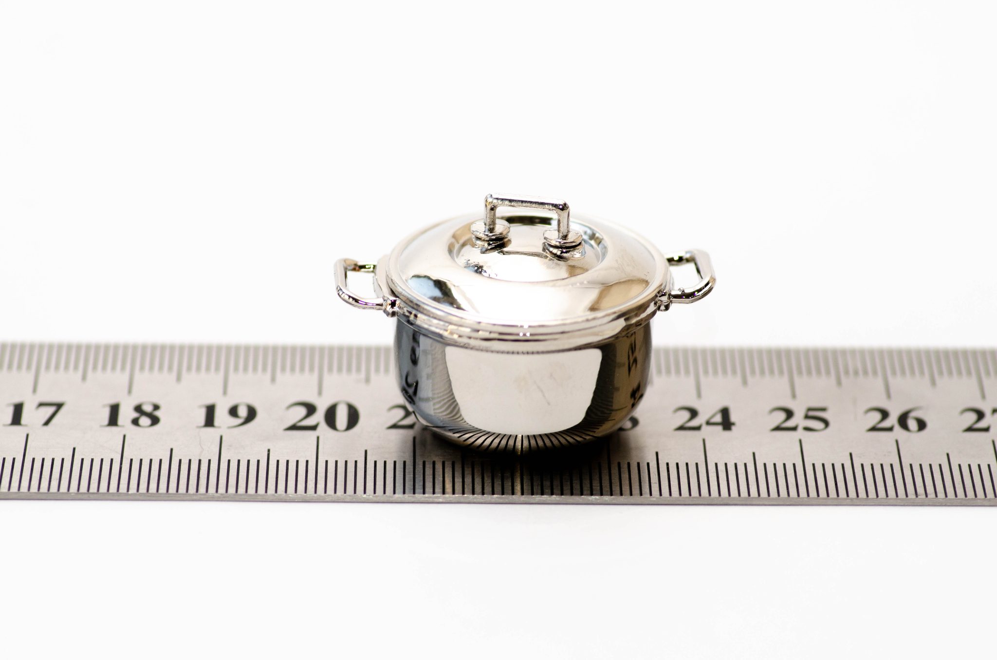 Кастрюля с крышкой, хром Кастрюля с крышкой, хром