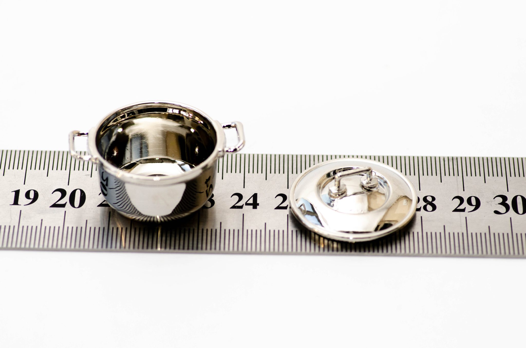 Кастрюля с крышкой, хром Кастрюля с крышкой, хром