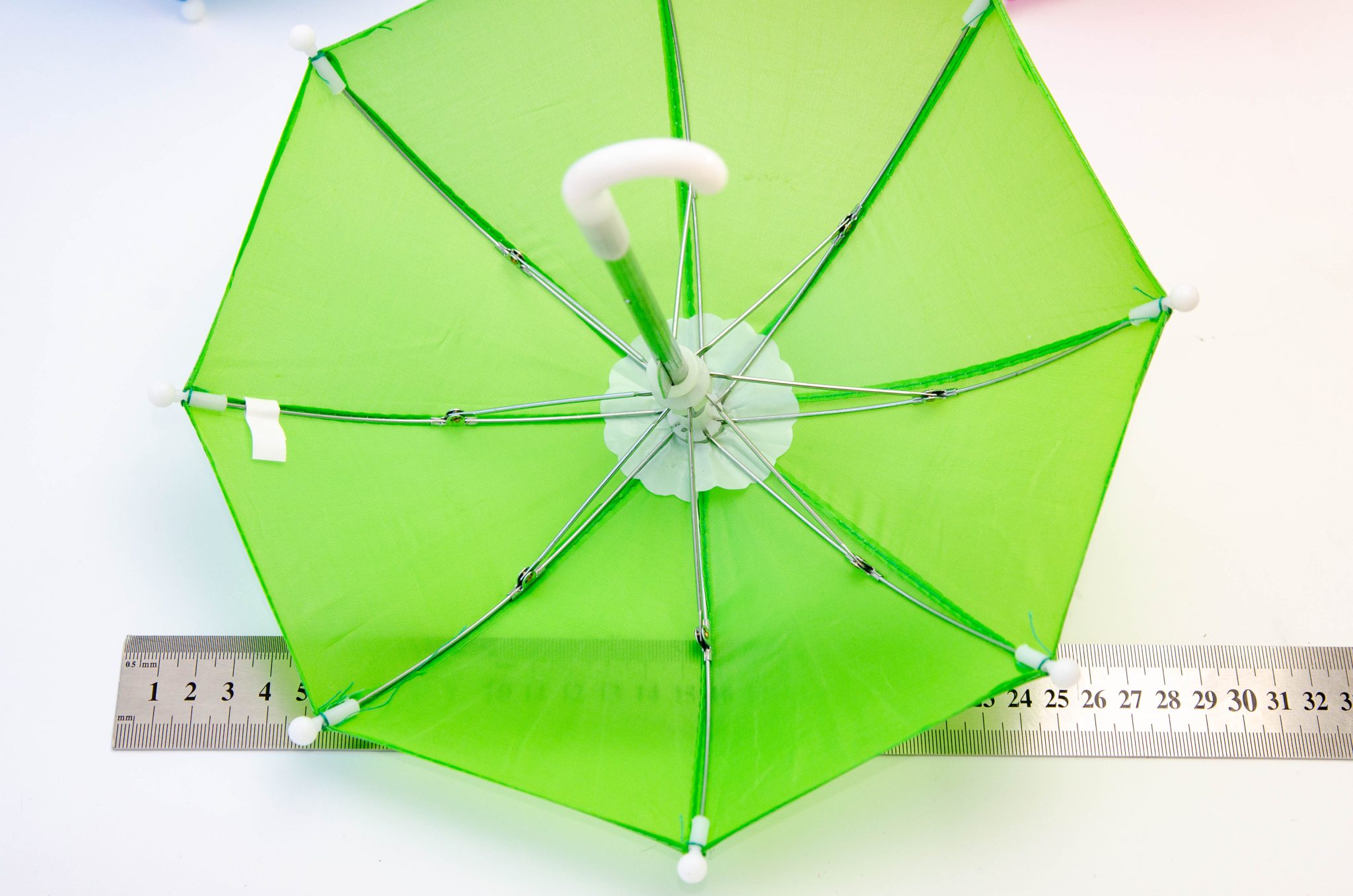 Парасолька у масштабі 1:6