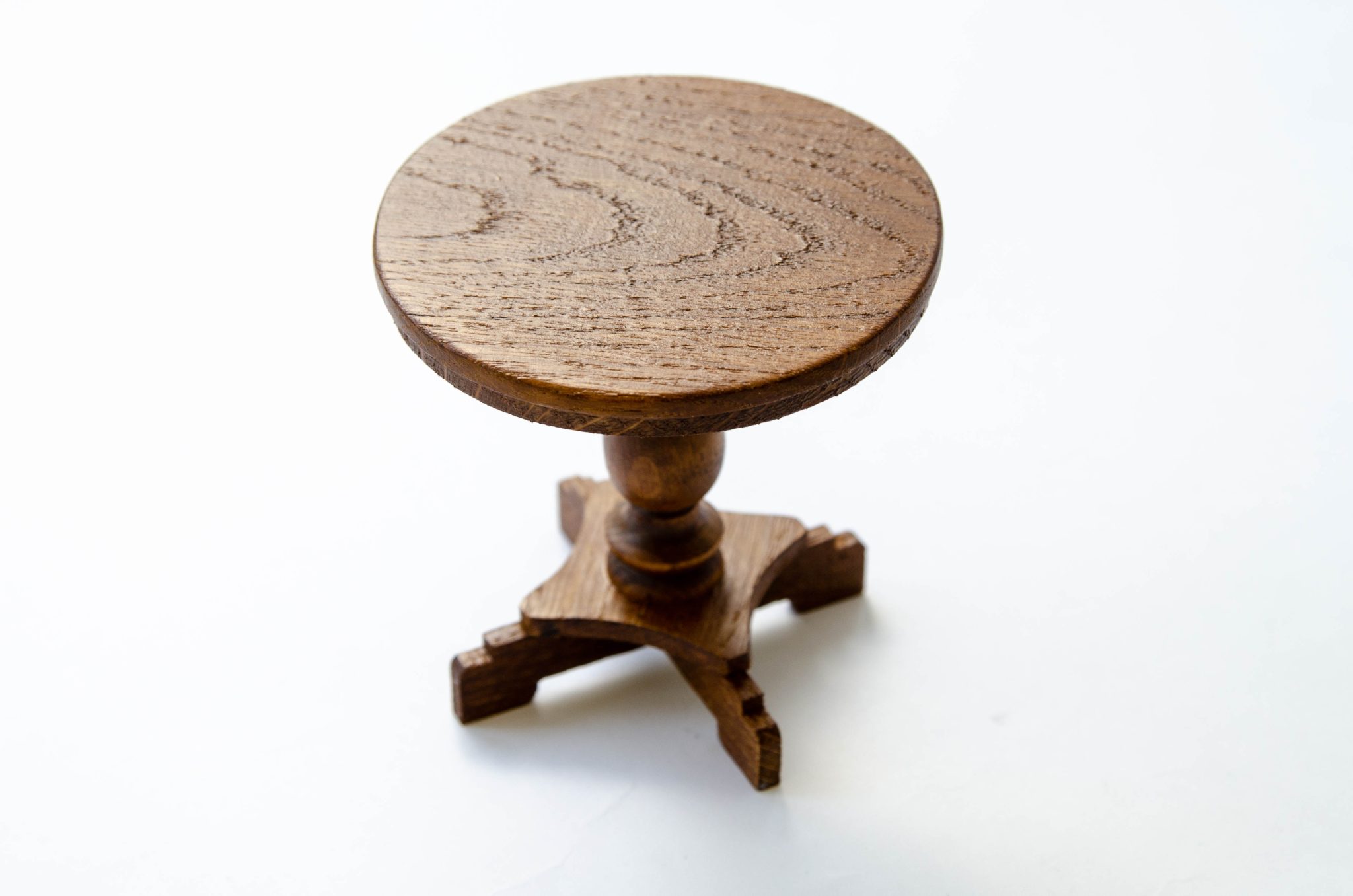 Столик круглый дубовый, Handmade