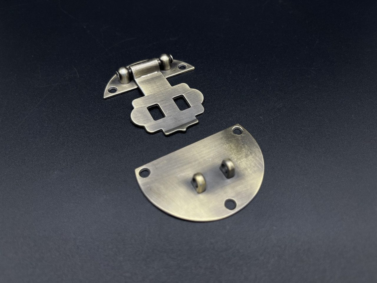 Замок накладниї литий. Якість. “Стара латунь”. 50х50мм