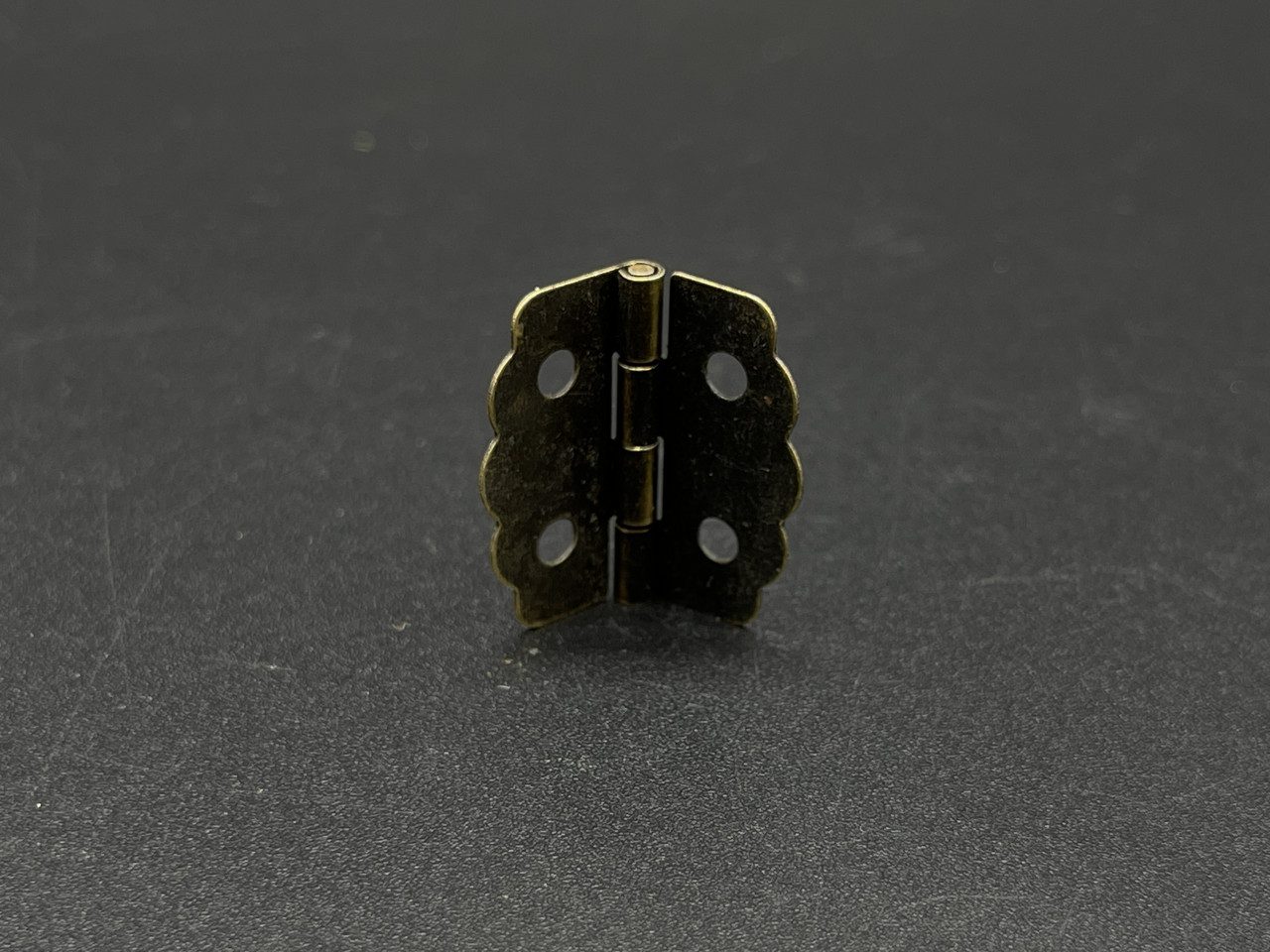 Петля декоративна. Колір “стара латунь”. 23х28мм