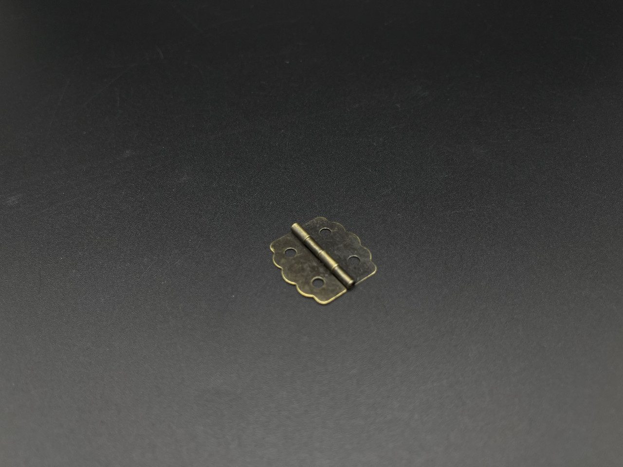 Петля декоративна. Колір “стара латунь”. 23х28мм